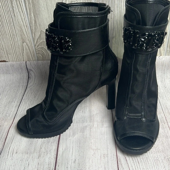 Women Karl Lagerfeld Paris Blayze Peep Toe Ankle Boot Size 8.5 Black - Picture 2 of 11